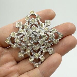 Vintage Sarah Coventry Circa 70s Clear Rhinestones Brooch Leading Lady